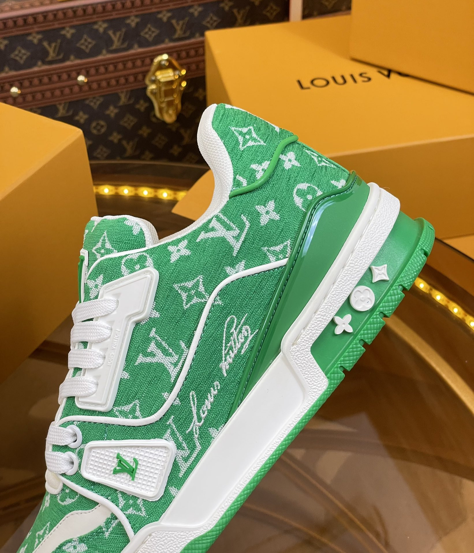 UA LV Trainer Sneaker