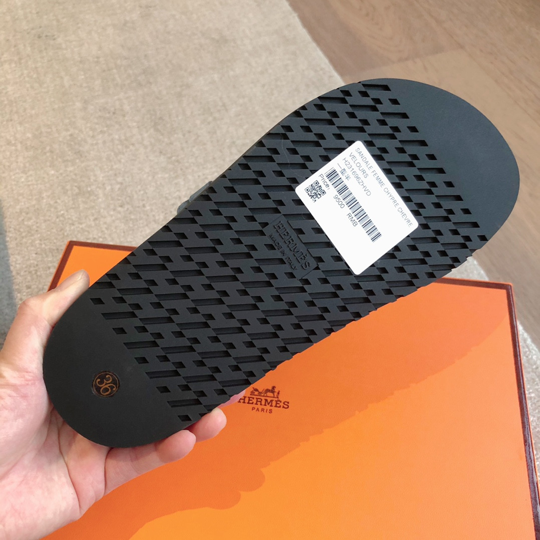 UA H**me5 Empire Sandal