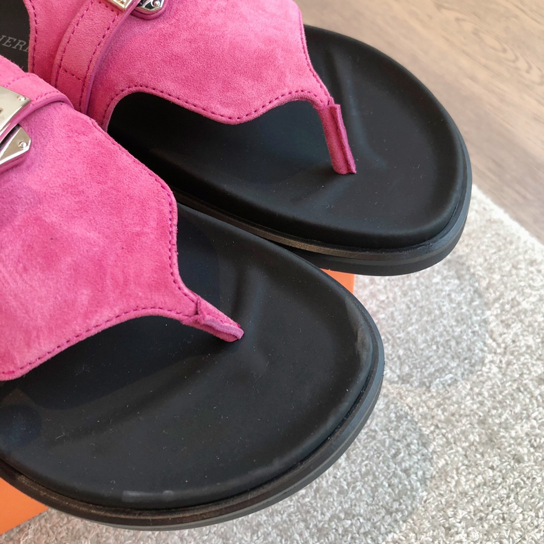 UA H**me5 Empire Sandal