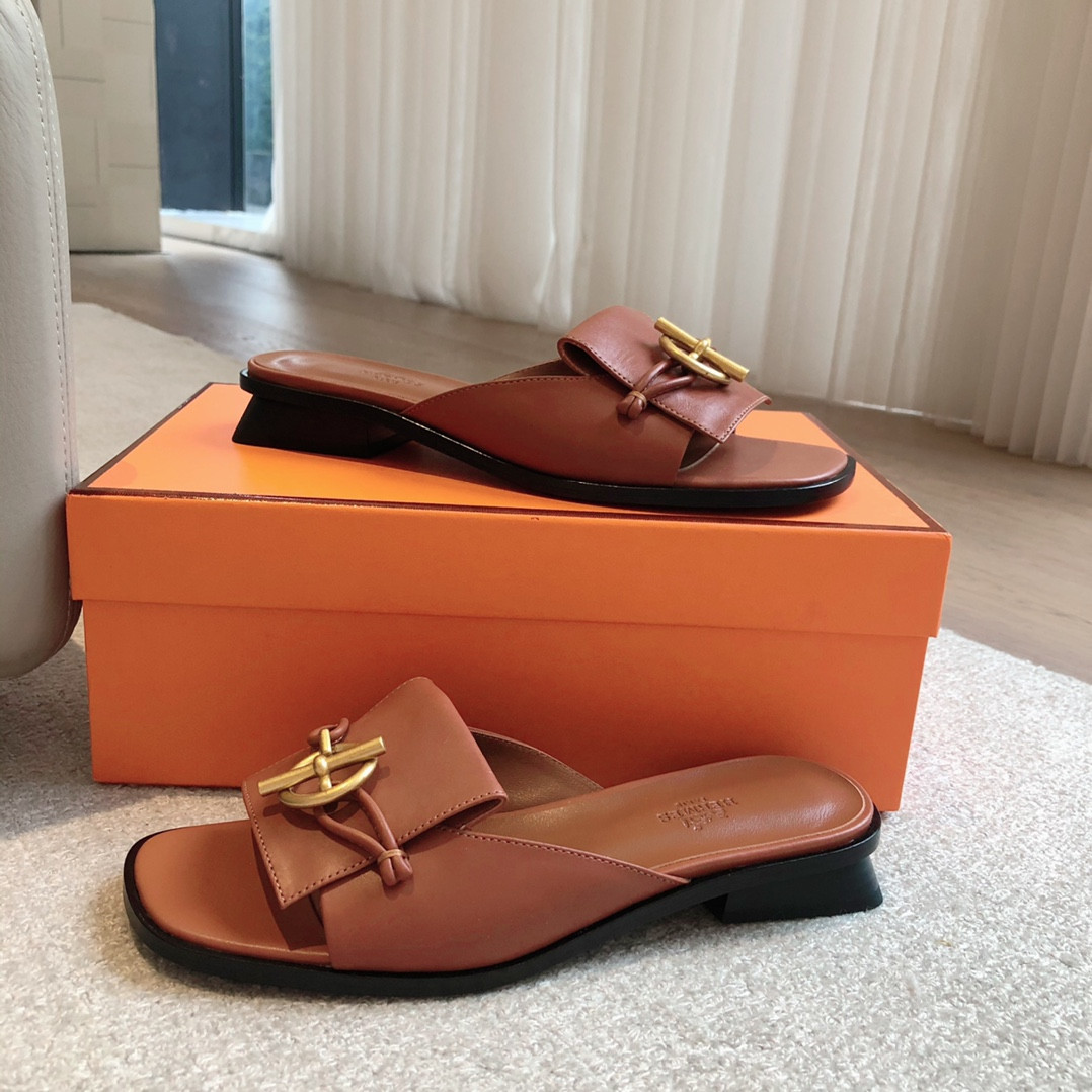 UA H**me5 Isle sandal
