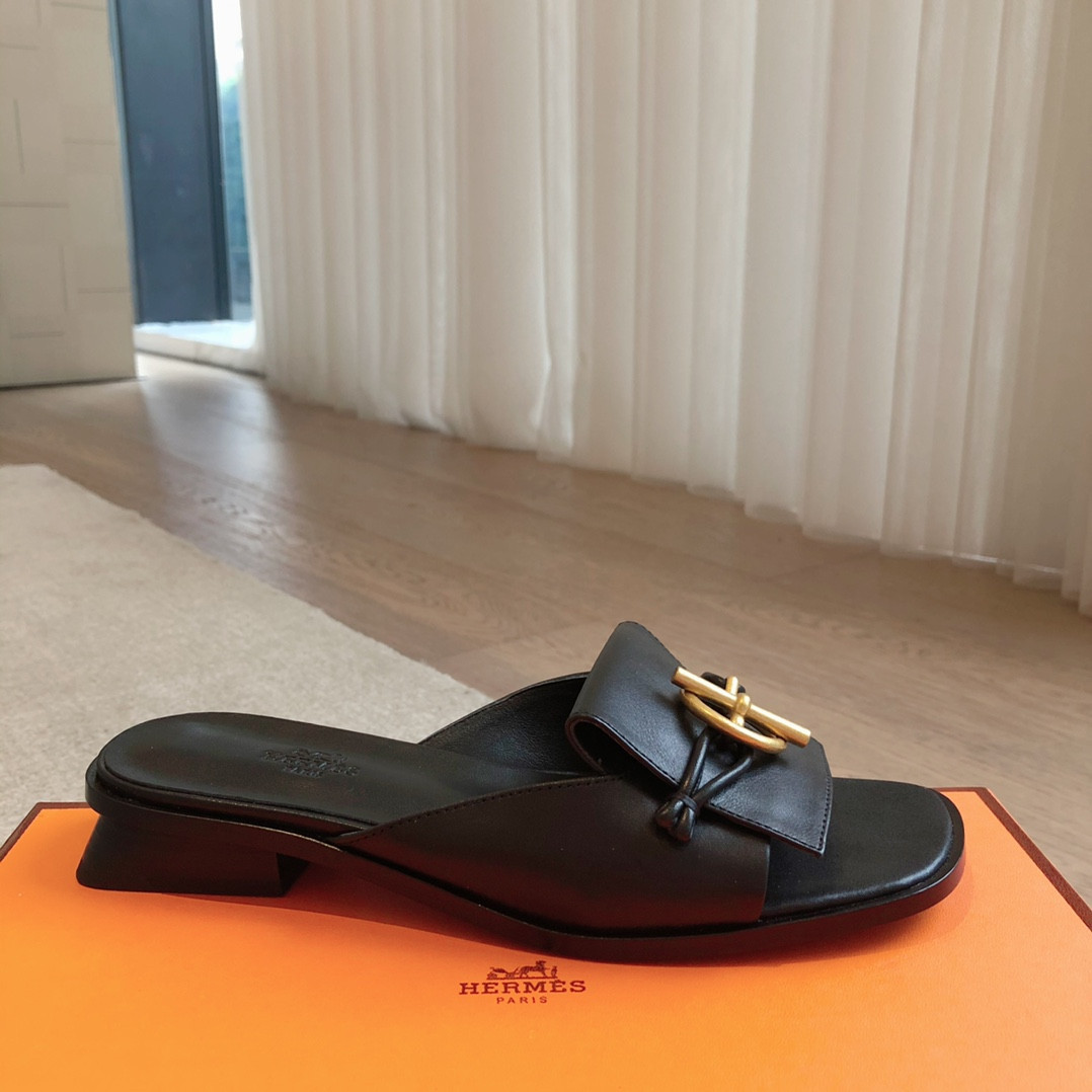 UA H**me5 Isle sandal