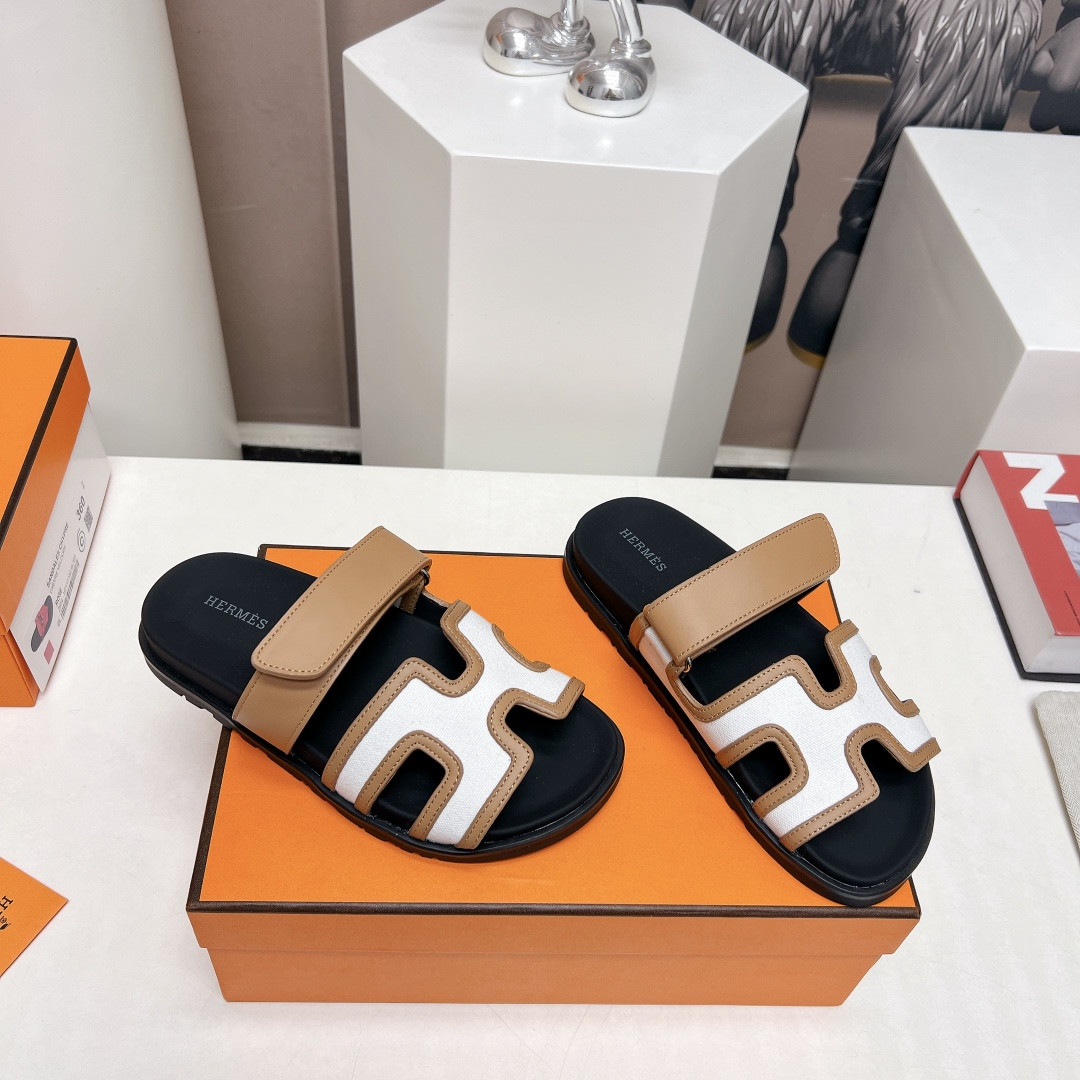 UA H**me5 Chypre sandal