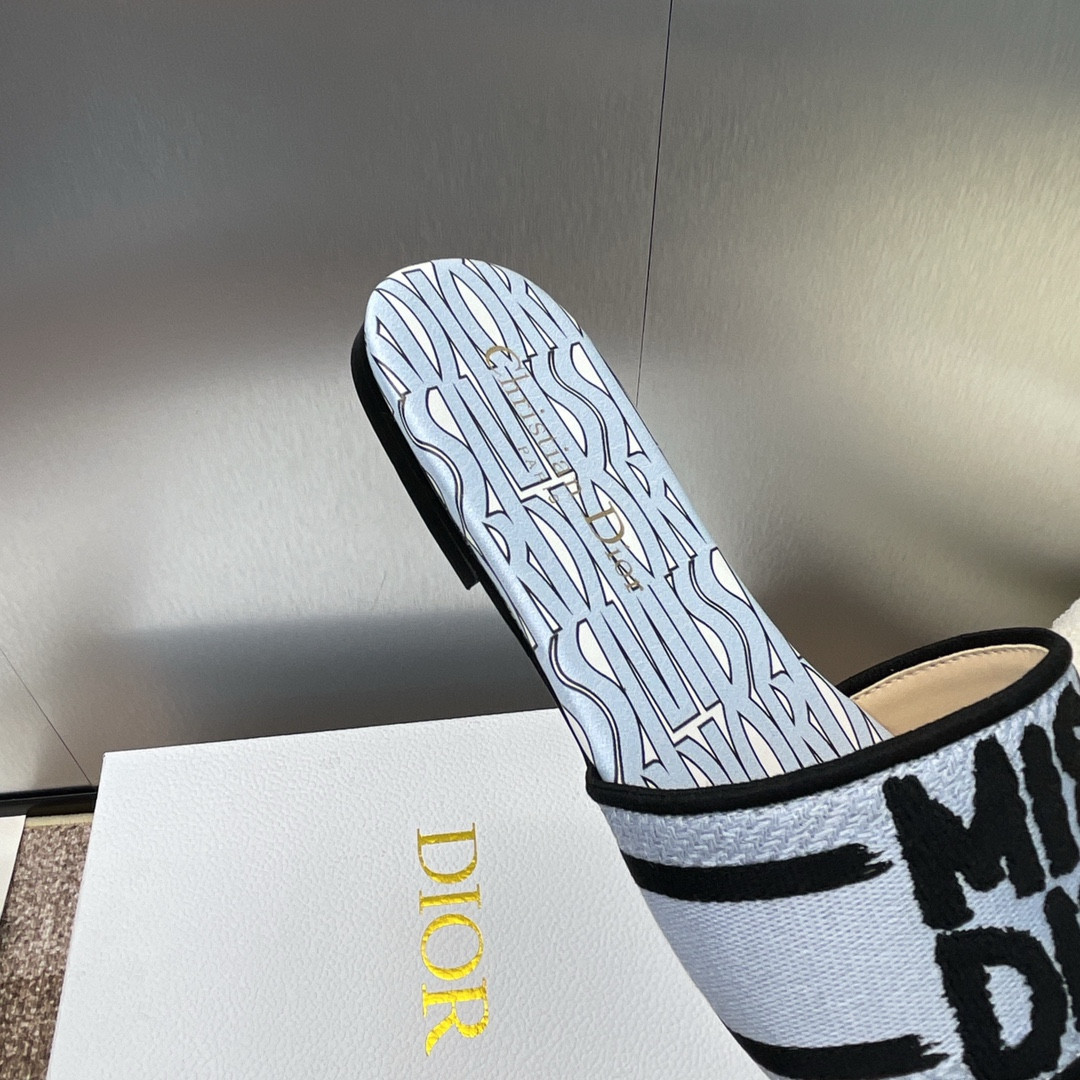 UA D10r Dway Slide