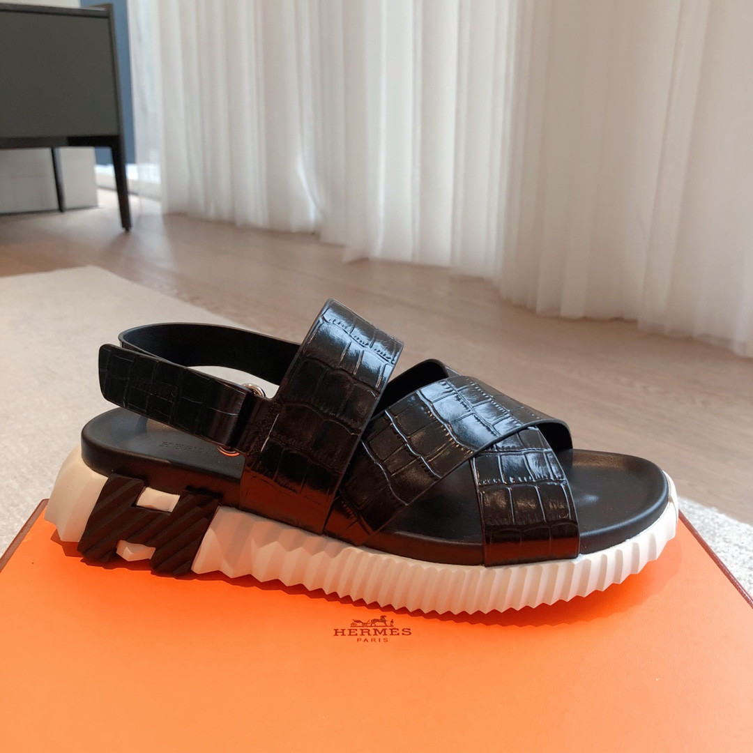 UA H**me5 Electric sandal