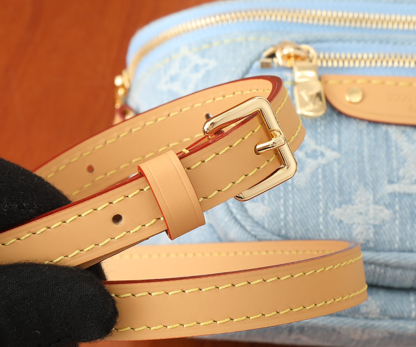 LV Mini Bumbag M83353 17x12x9.5CM
