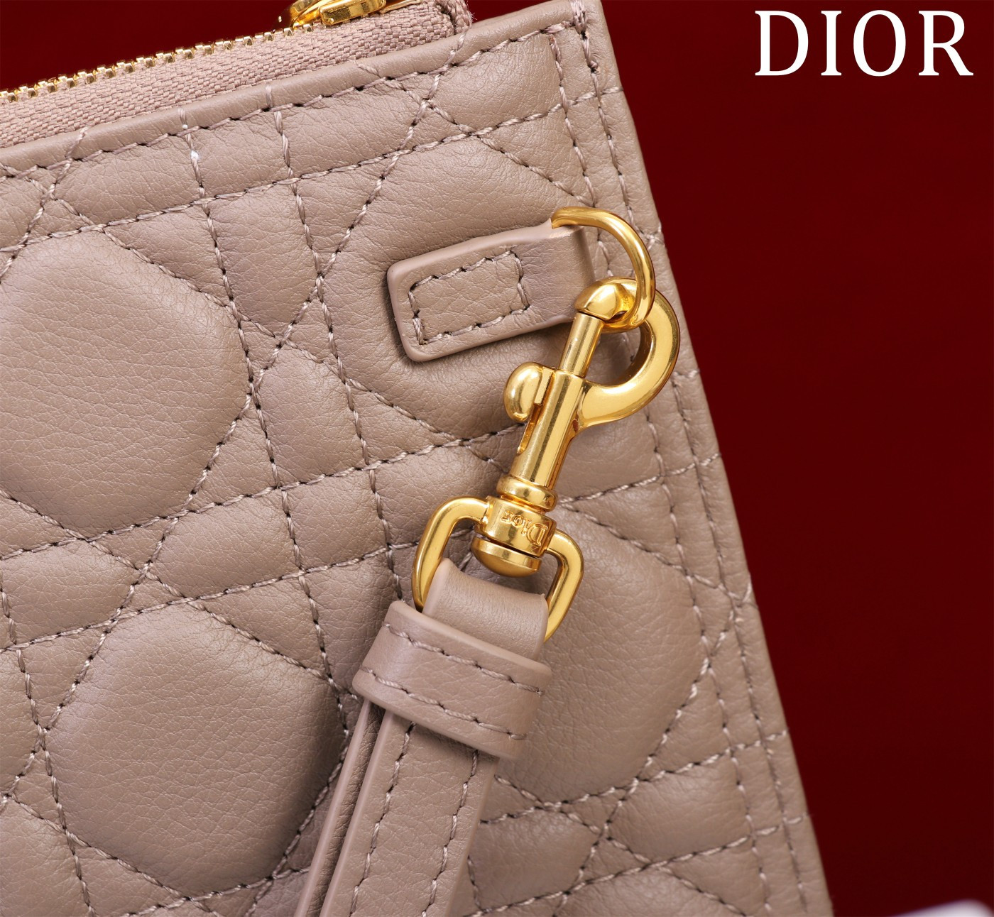Large D10r Caro Daily Pouch 30 x 21.5 cm