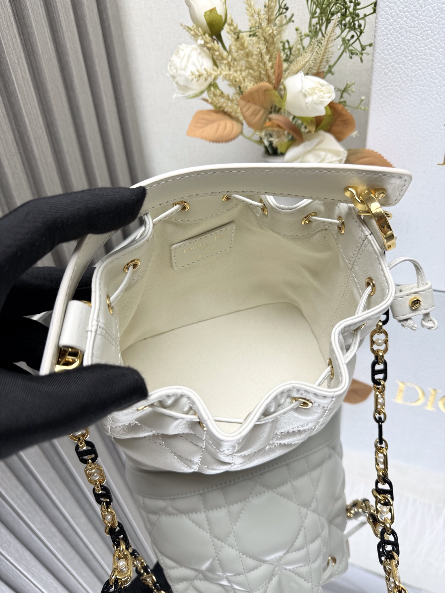 Small D10r Jolie Bucket Bag 17 x 16 x 10.5 cm