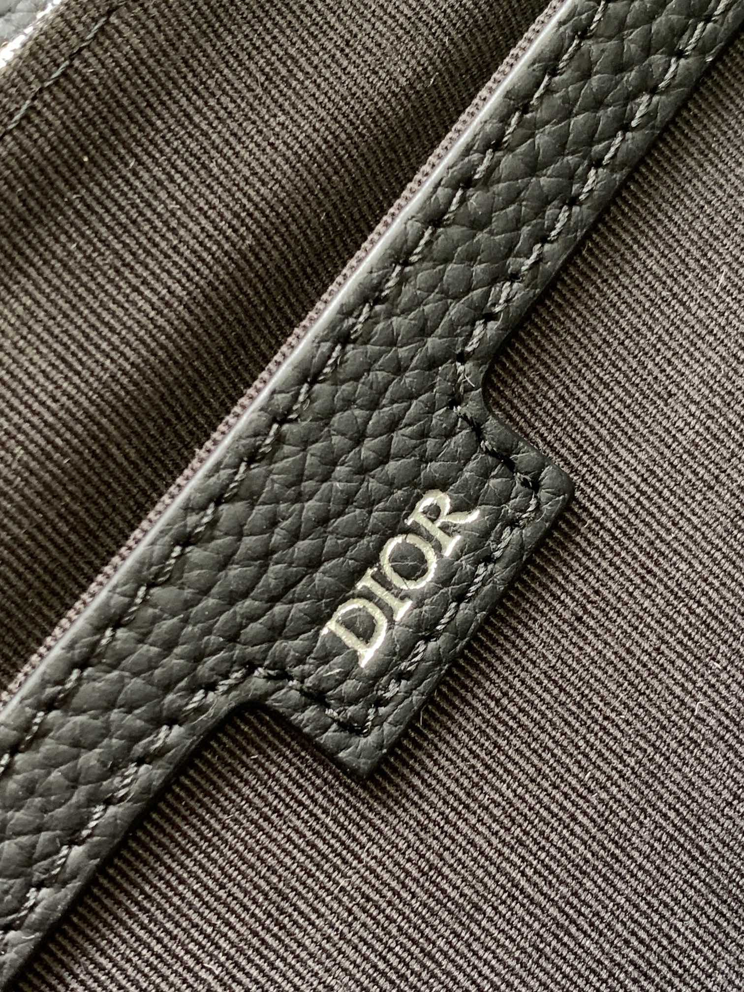 D10r Saddle Messenger Bag 24 x 16.5 x 5.5 cm