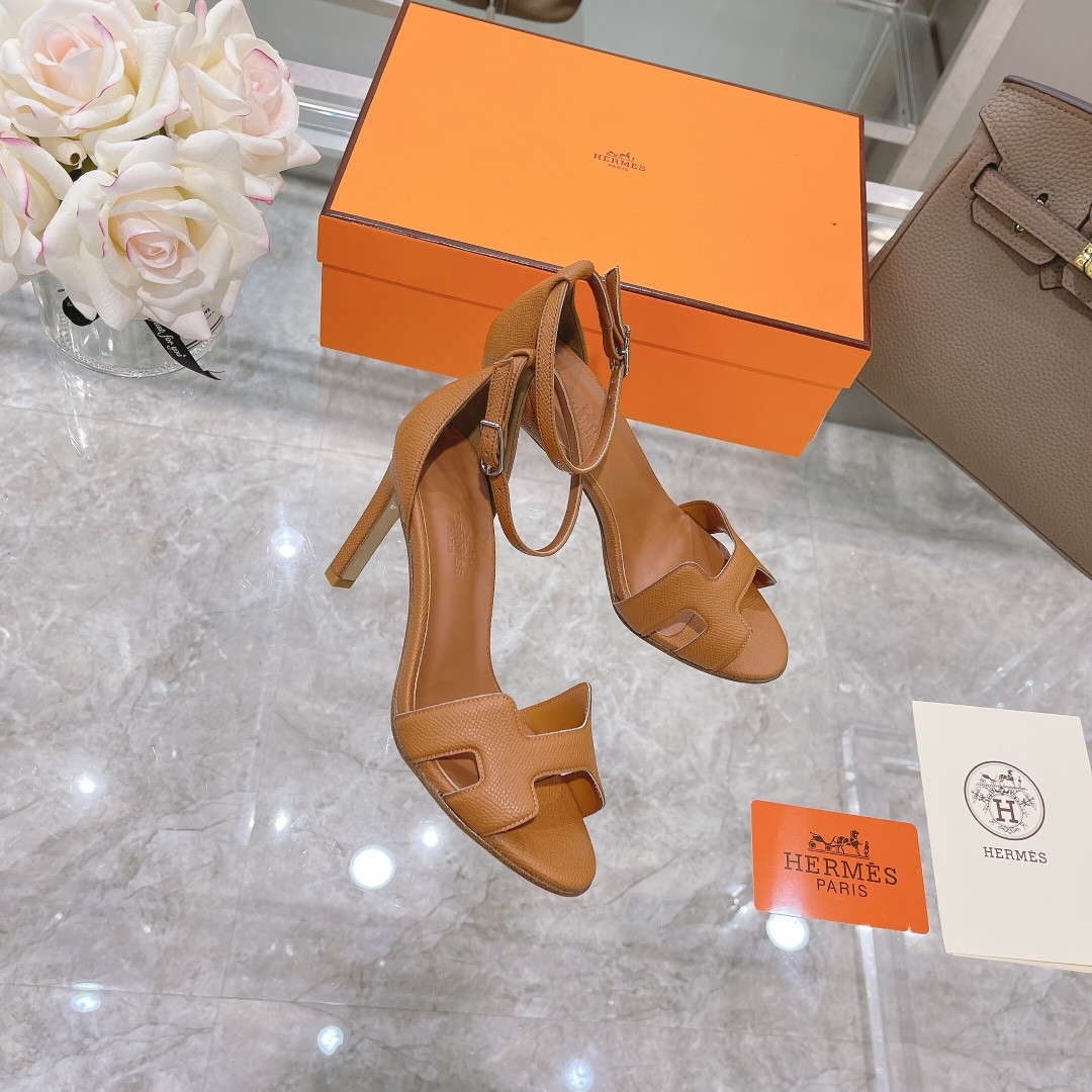 UA H**me5 Heeled Sandal