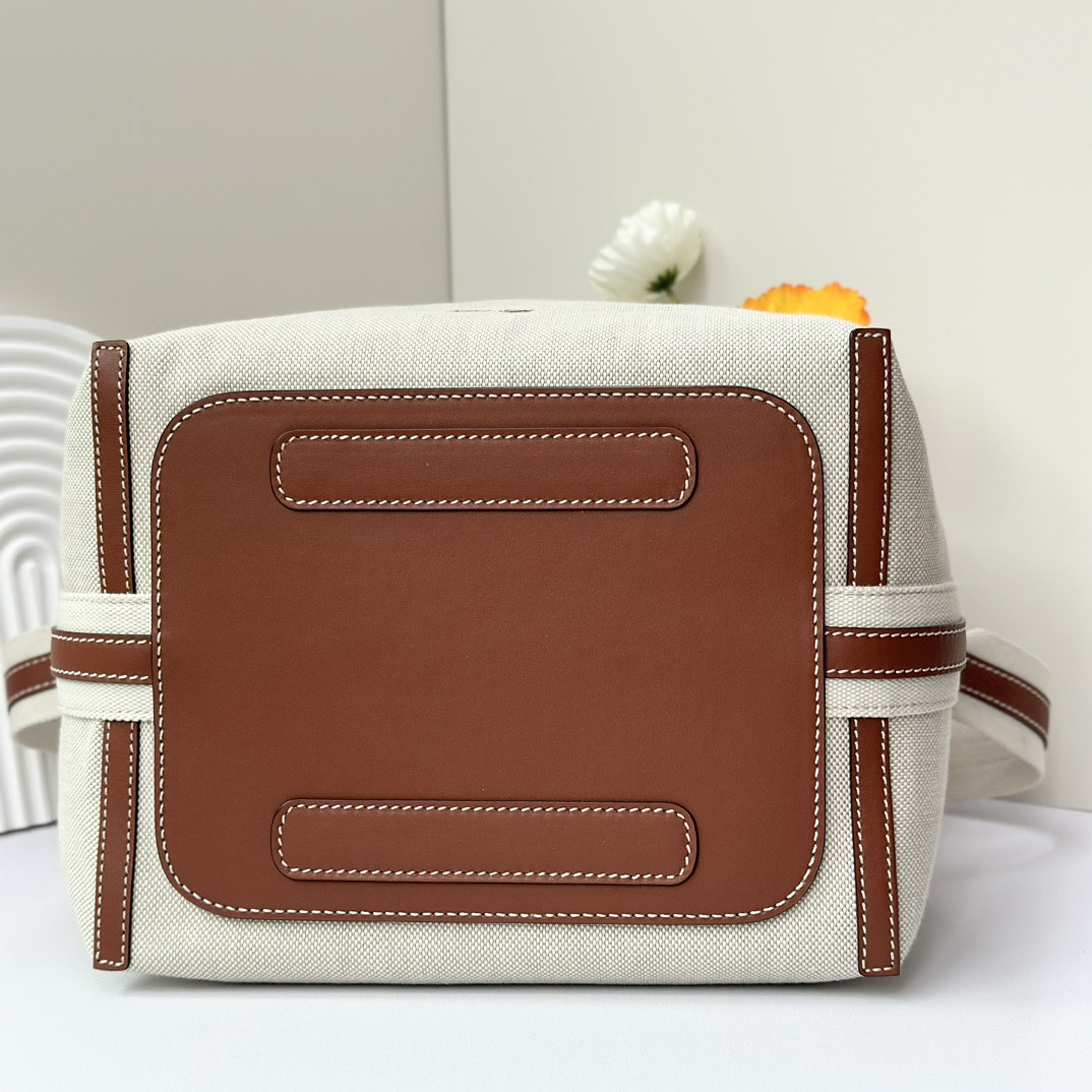 L0r0 P1ana Large Bale Bag Cotton, Linen 24 x 20 x 27 cm