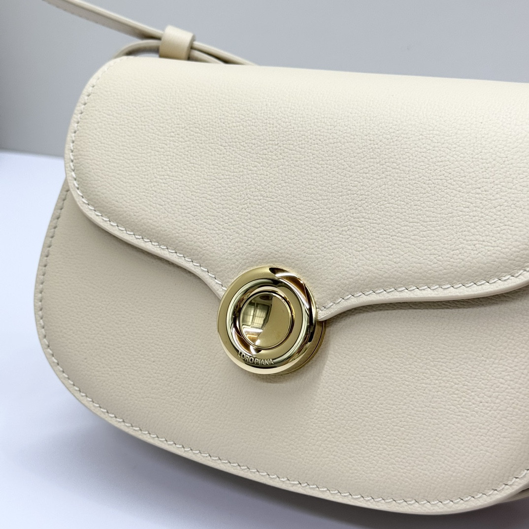 L0r0 P1ana Small Ghiera Bag 23x16x8 cm