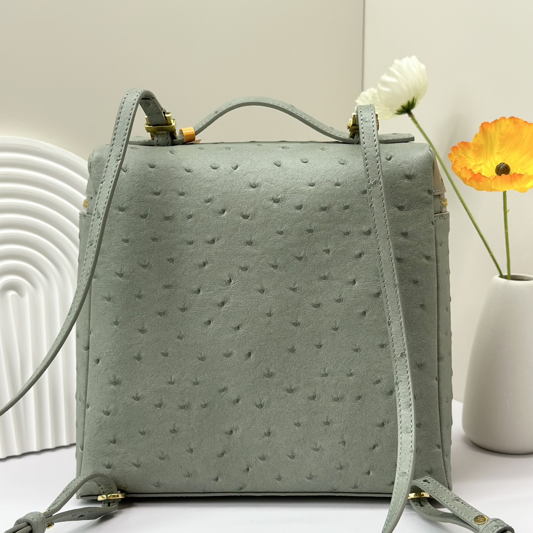 L0r0 P1ana Extra Pocket backpack L23.5 Ostrich-grained Leather 23 x 21 x 8 cm