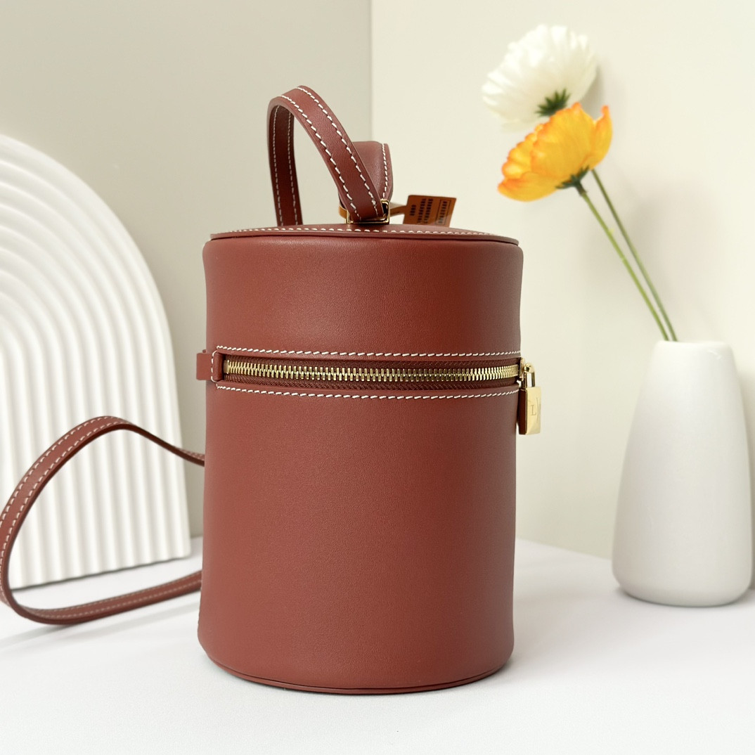 L0r0 P1ana Extra Case Smooth Calfskin 12 x16 x12cm