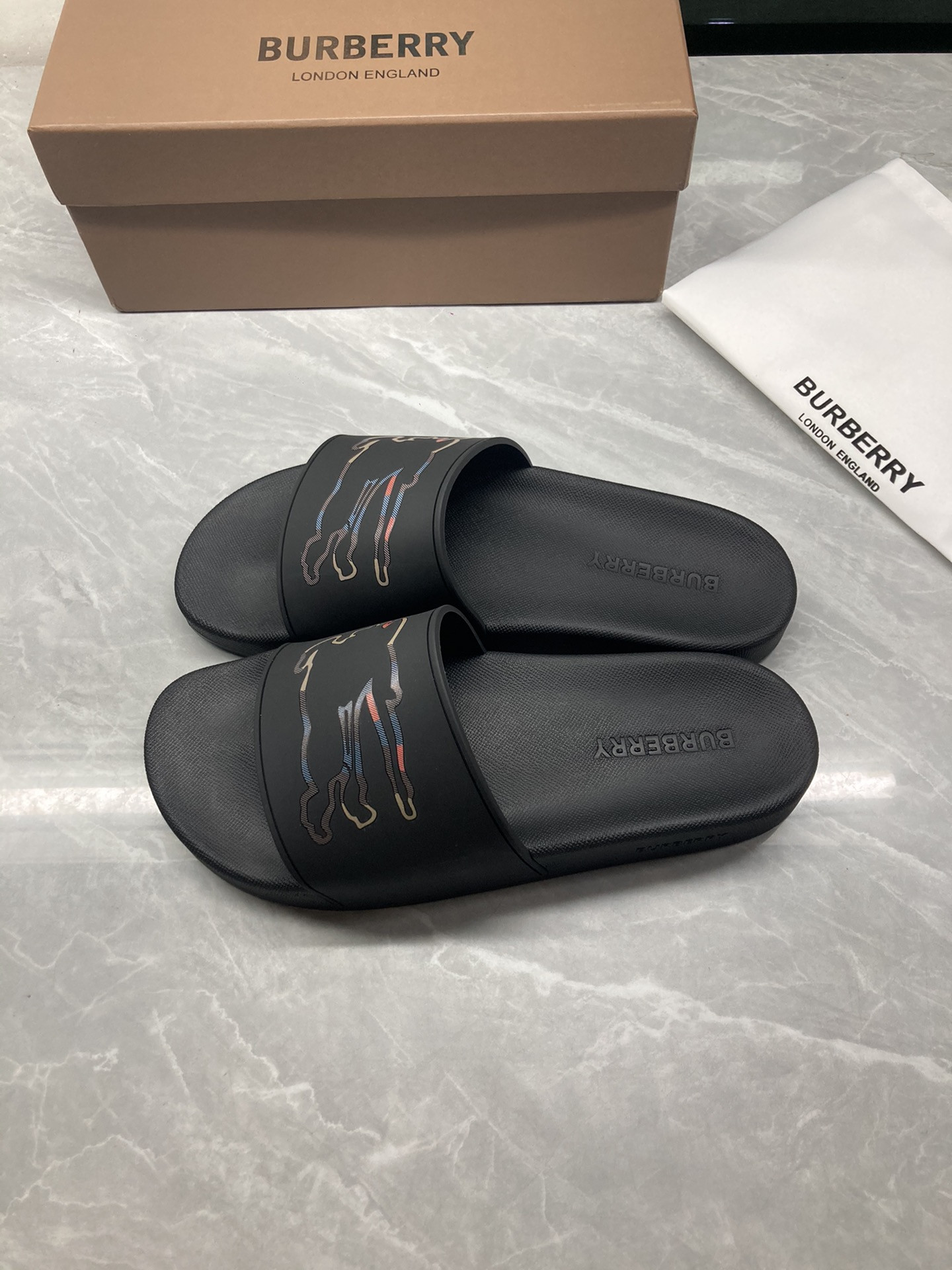 Bv*b*rry Slides