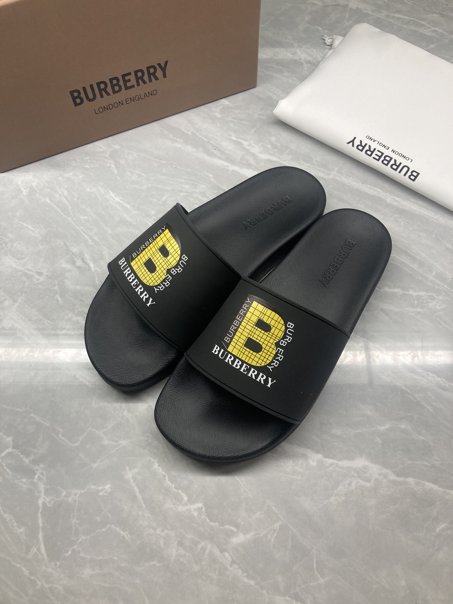 Bv*b*rry Slides