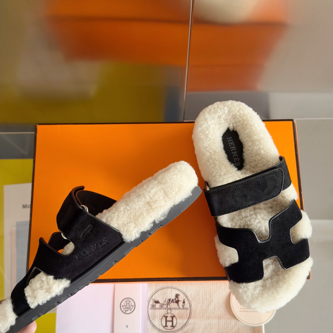 UA H**me5 Chypre sandal