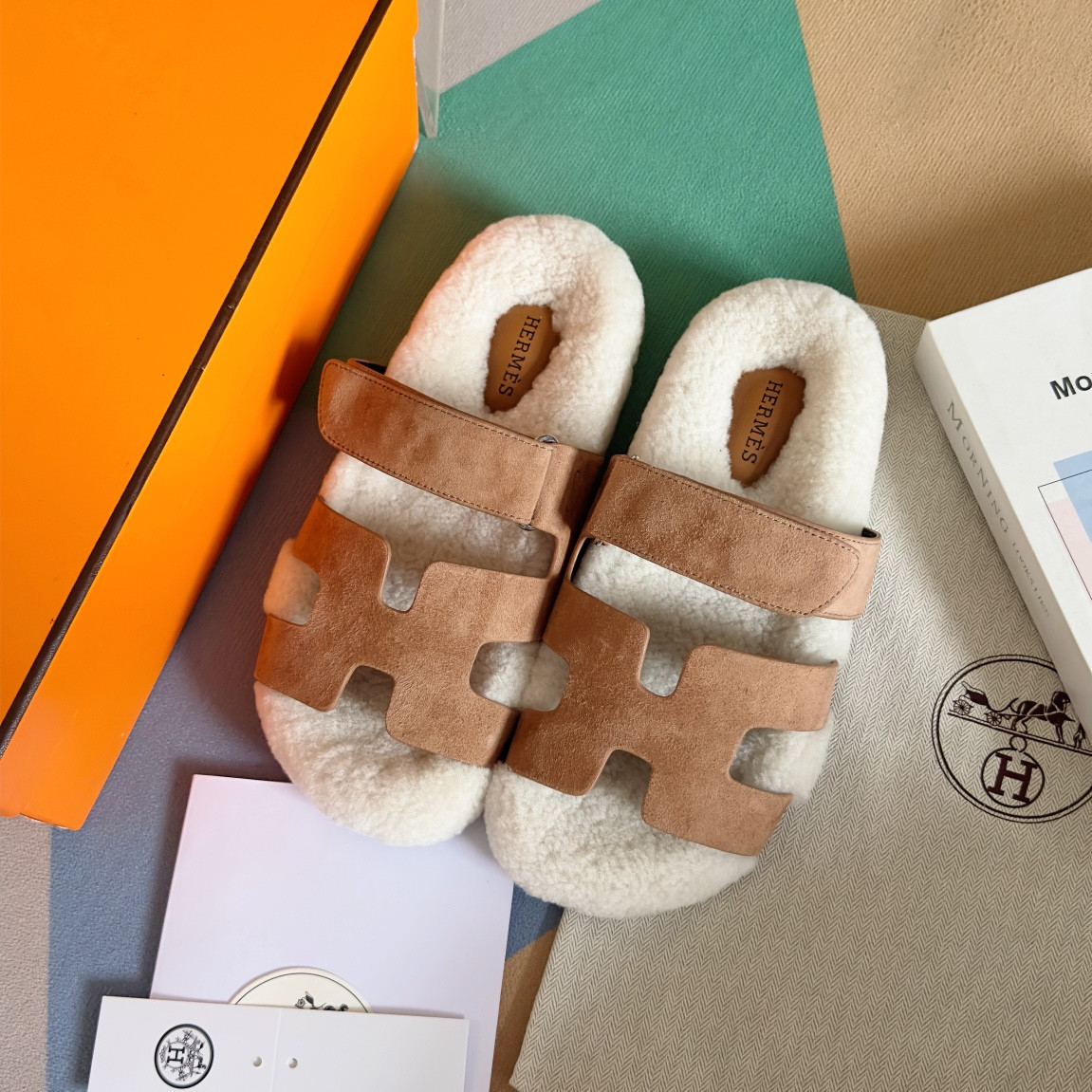 UA H**me5 Chypre sandal