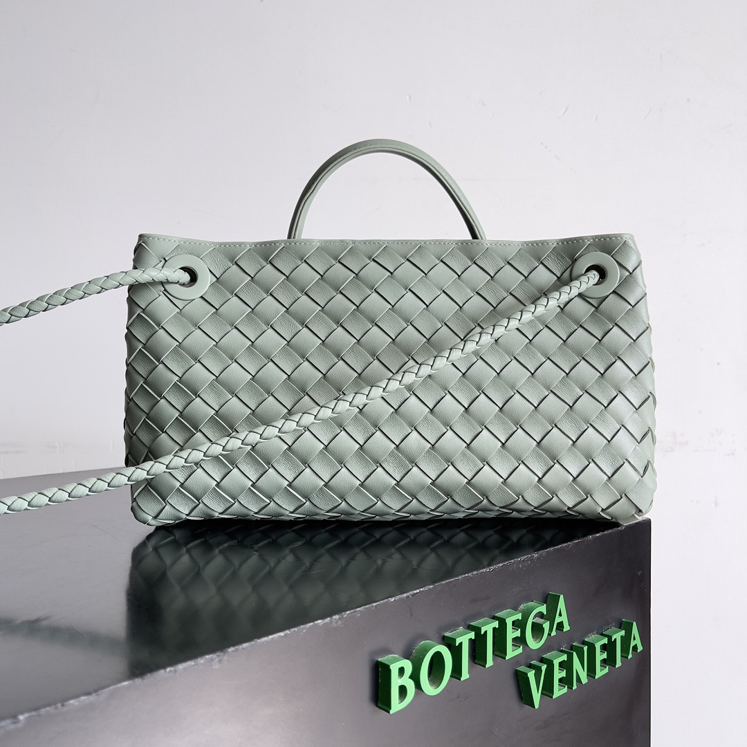 B0tt*ga Ven*ta East-West Andiamo 29x10x18CM