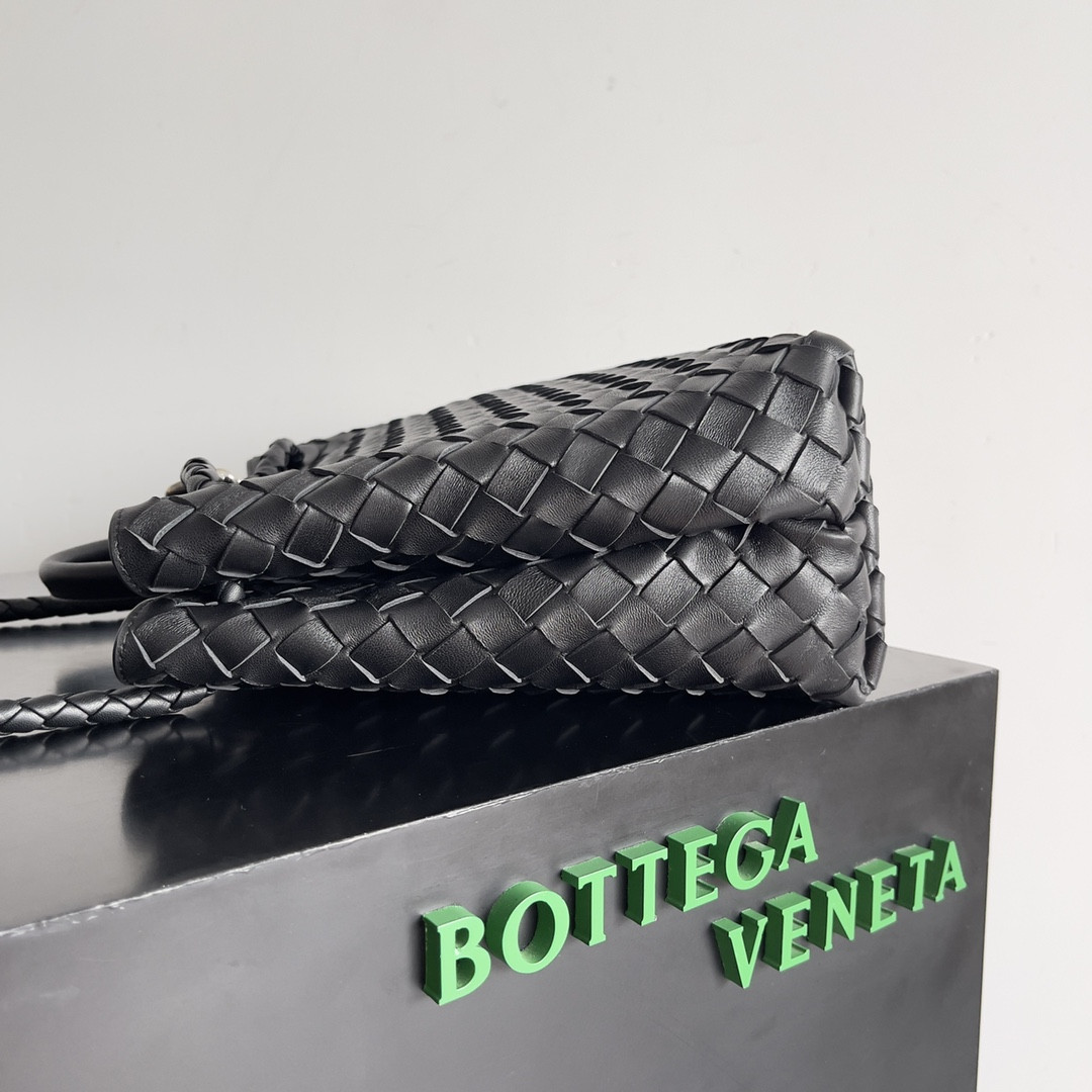 B0tt*ga Ven*ta Medium Andiamo 32x25x11CM