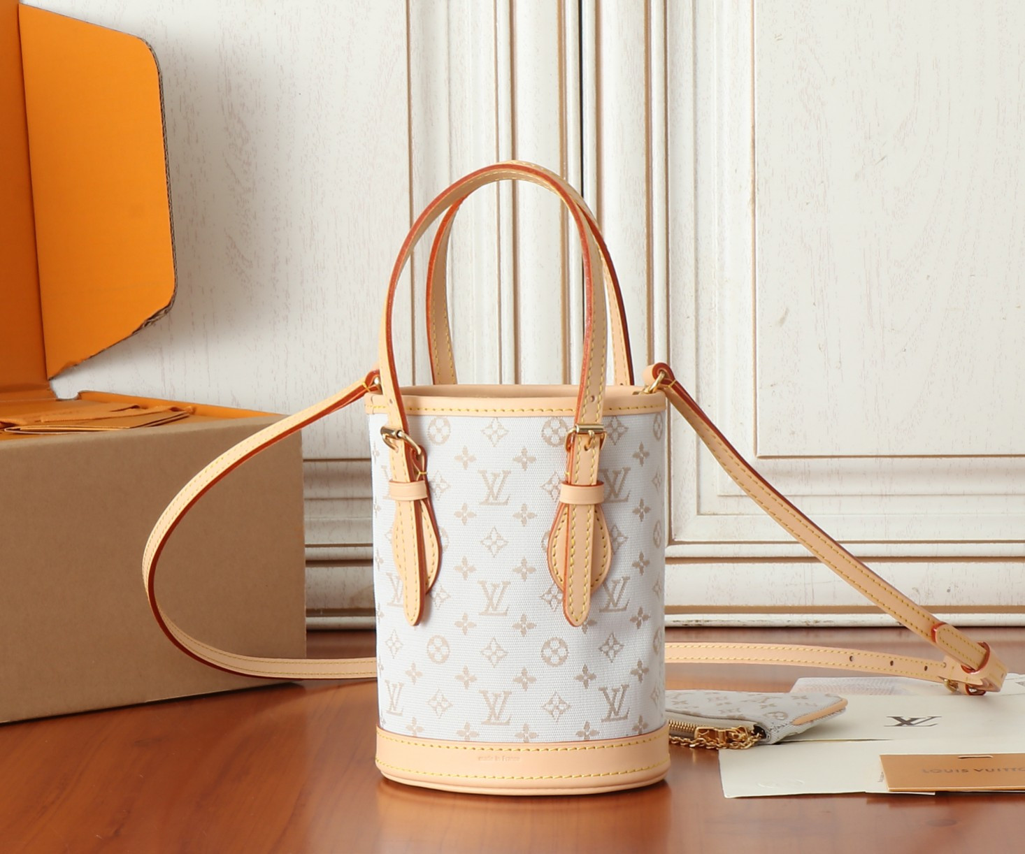 LV Match Nano Bucket  M12317 13x17x9CM
