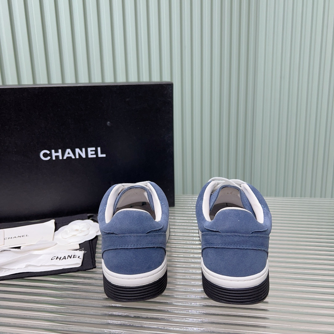 UA Ch**el SNEAKER