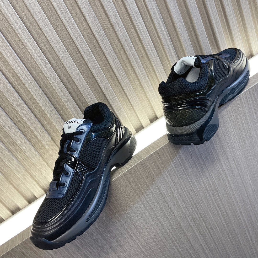 UA Ch**el SNEAKER