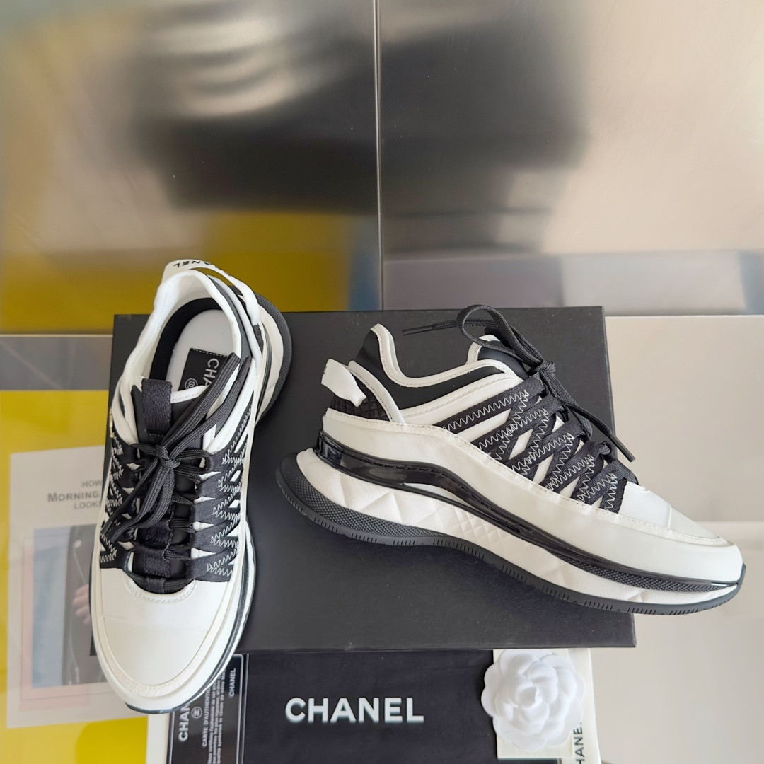 UA Ch**el SNEAKER