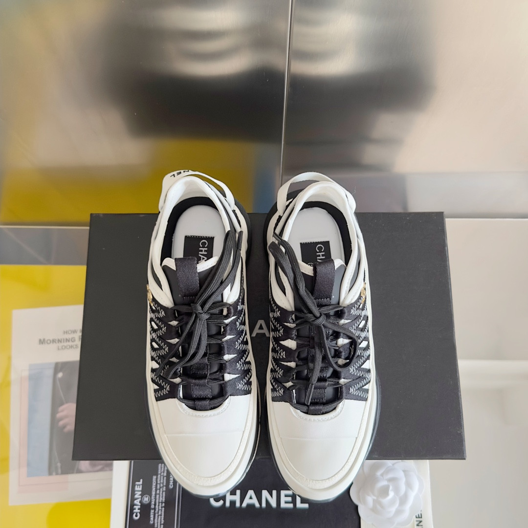 UA Ch**el SNEAKER