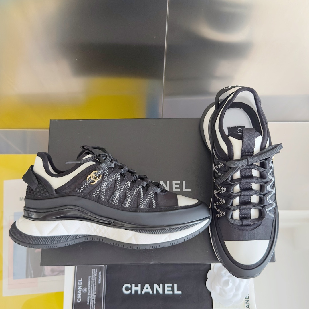 UA Ch**el SNEAKER