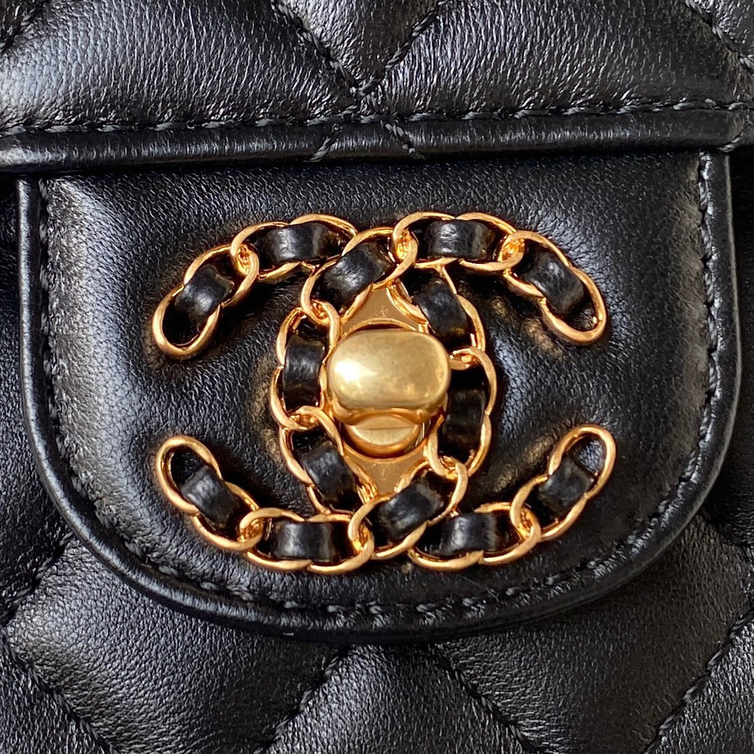 Ch**el MINI CLASSIC HANDBAG WITH TOP HANDLE 12 × 20 × 6 CM