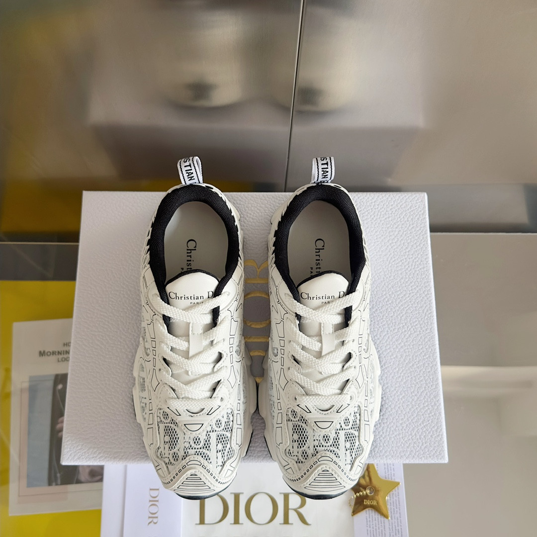 UA D10r Vibe Sneaker