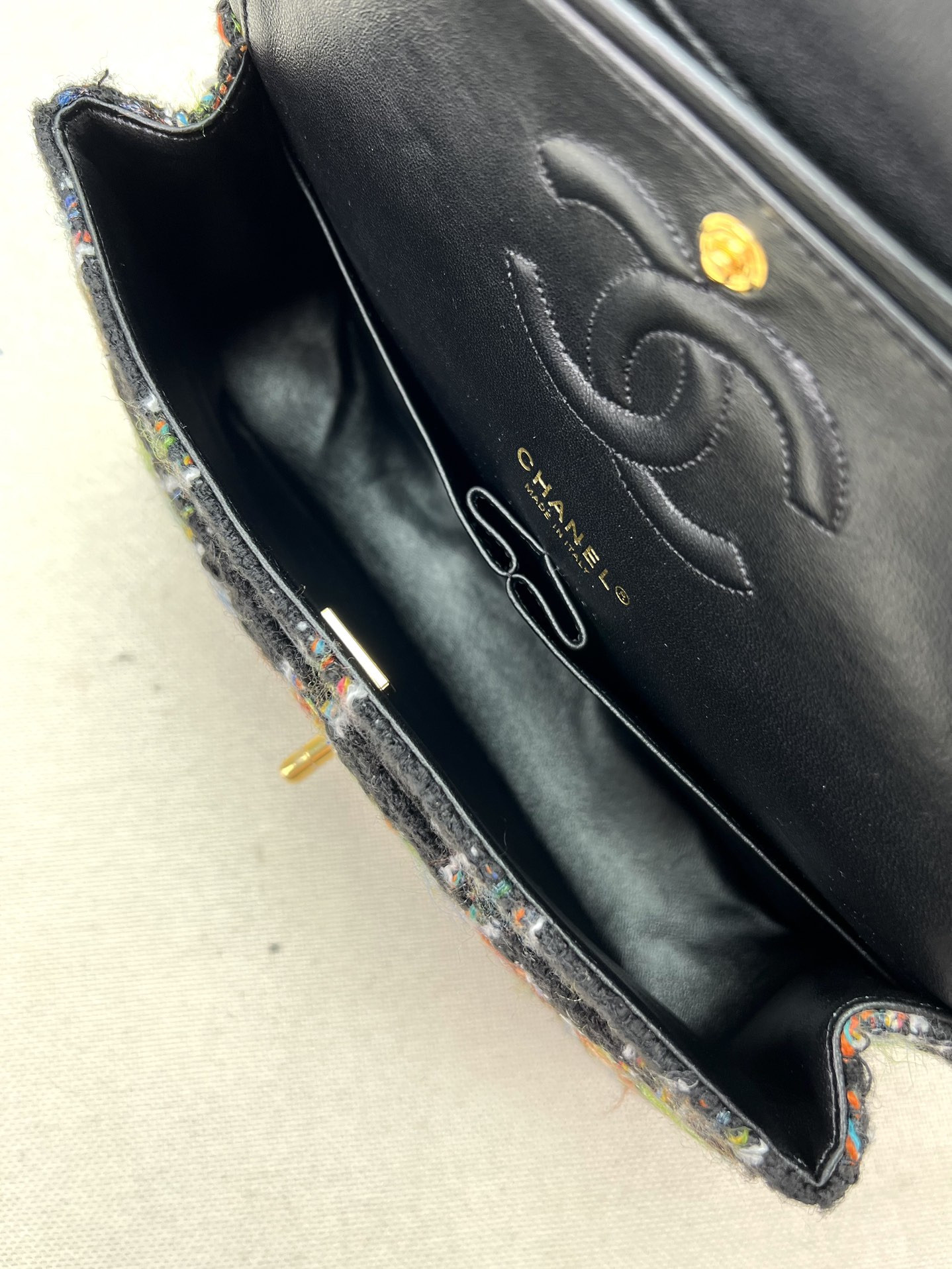 Ch**el Classic Flap Bag 25cm