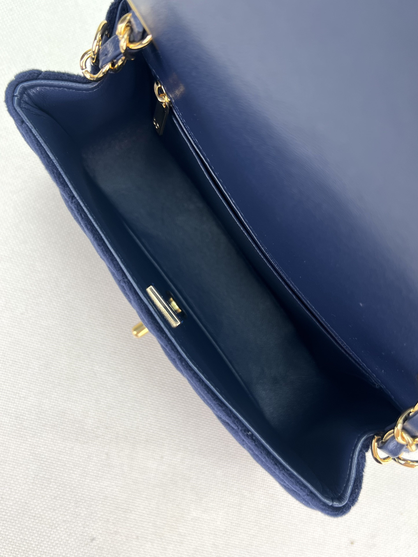 Ch**el Classic Flap Bag 20cm