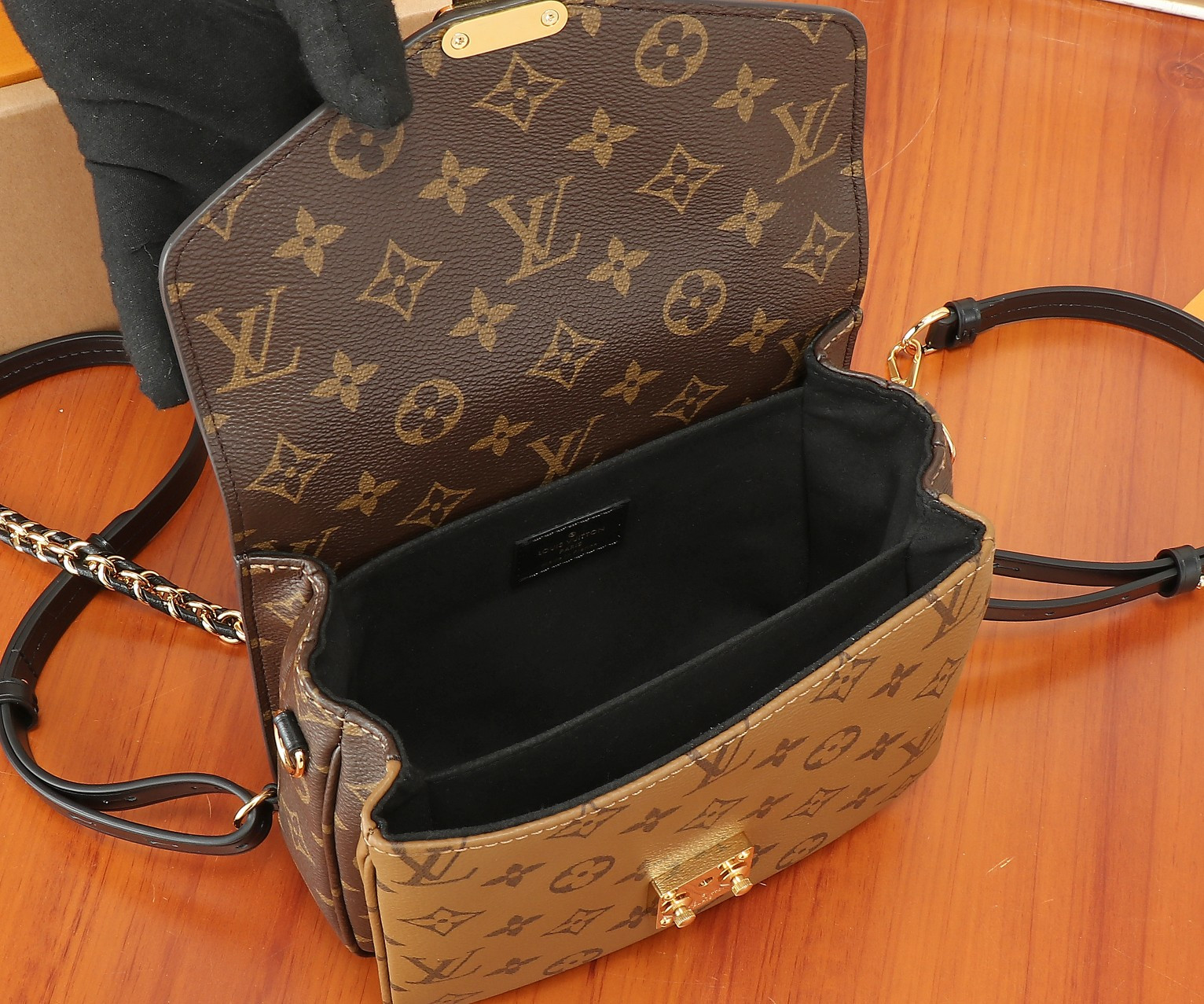 LV Pochette Métis Backpack M11941 20x17x7CM