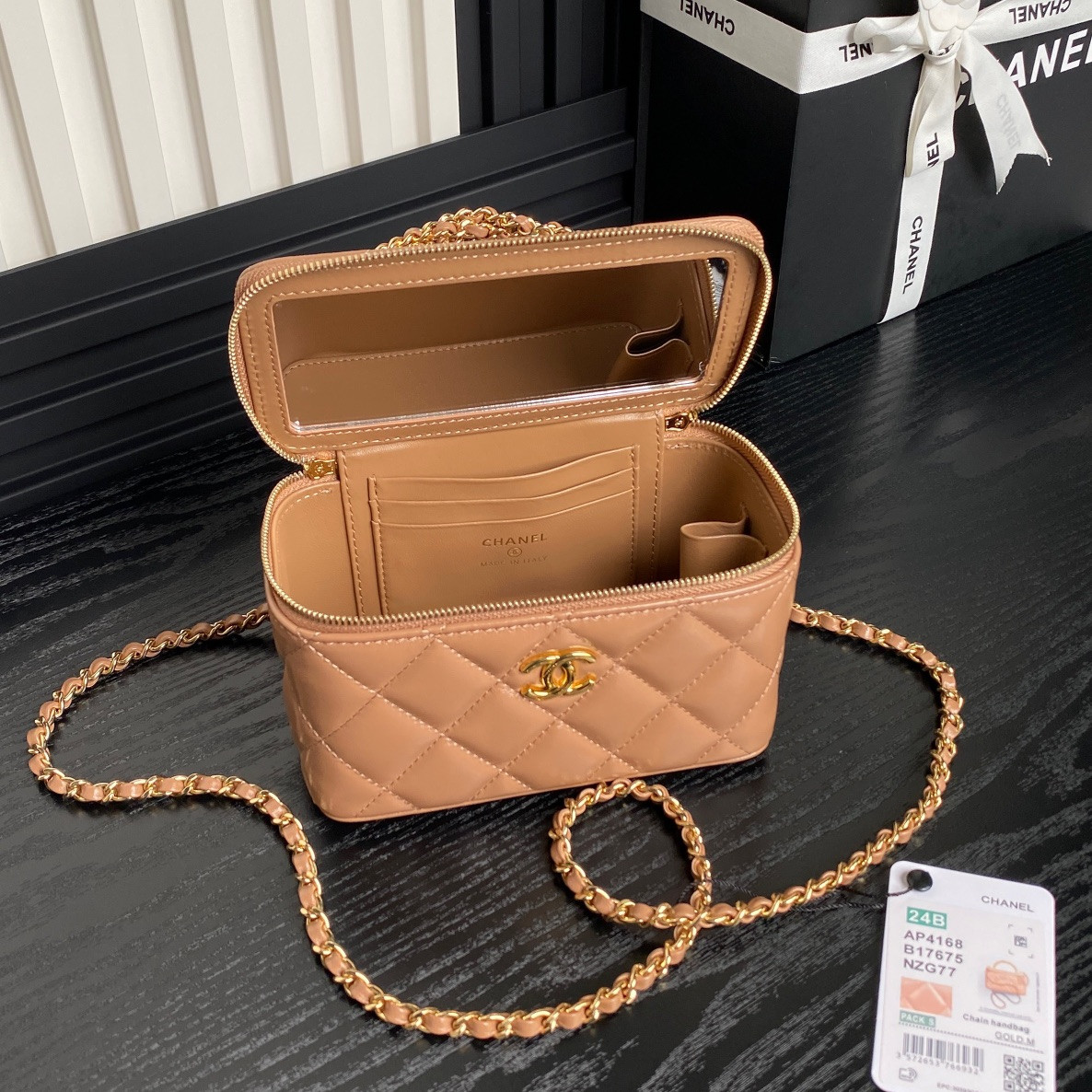 Ch**el Clutch With Chain 9.5x 17x 8CM