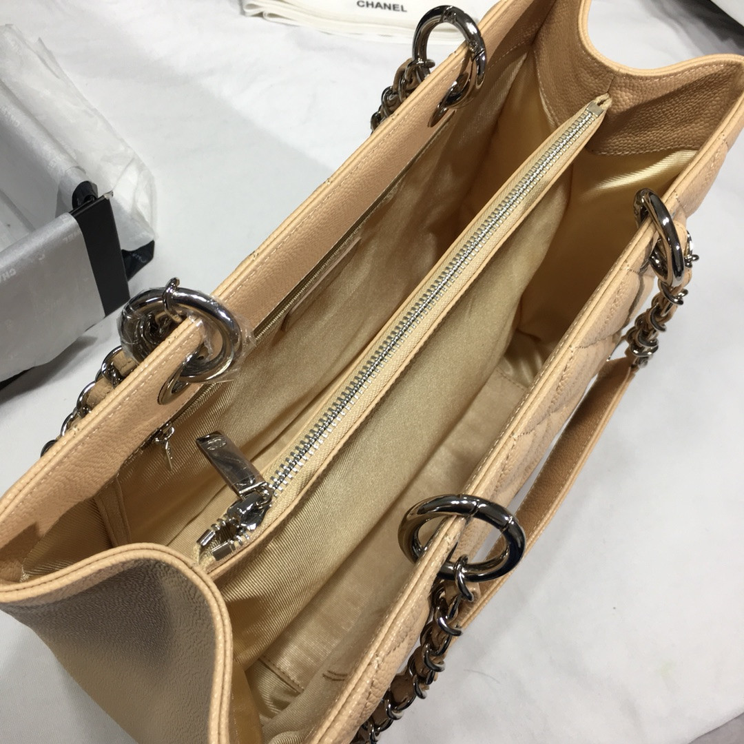 Ch**el GST CAVIAR LEATHER HARDWARE 24X33X13CM