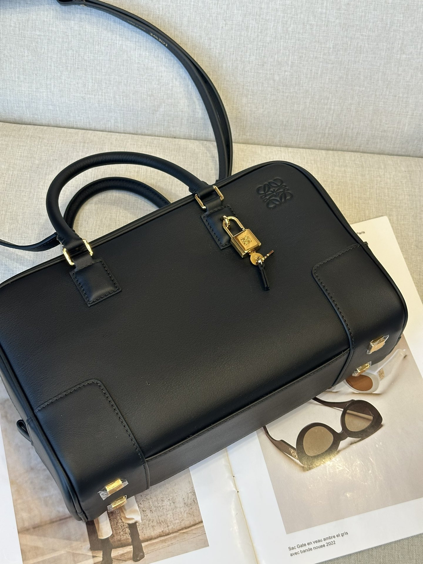L0ew* Amazona 28 bag in nappa calfskin 28x18x11cm