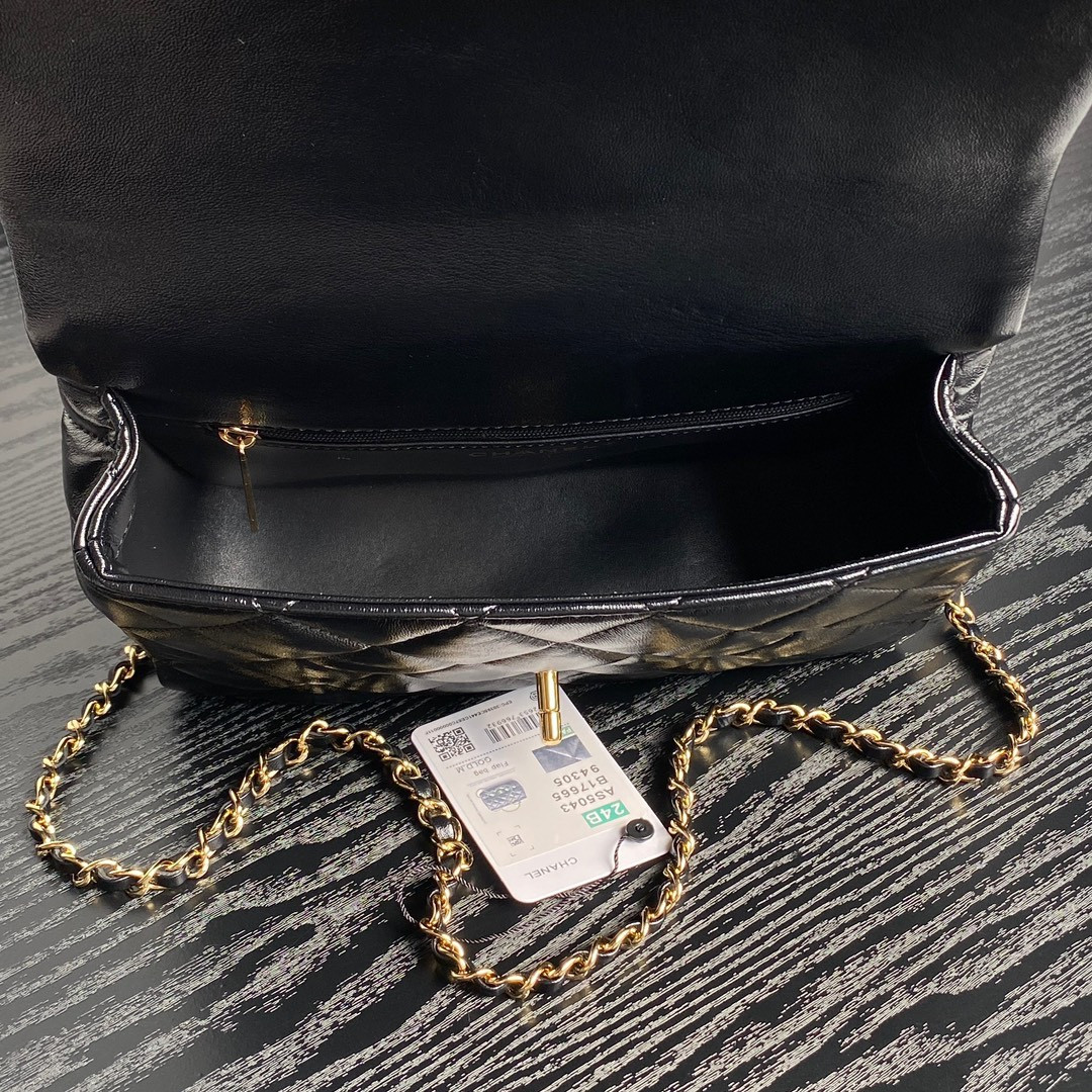 Ch**el WALLET ON CHAIN   17x25x8cm