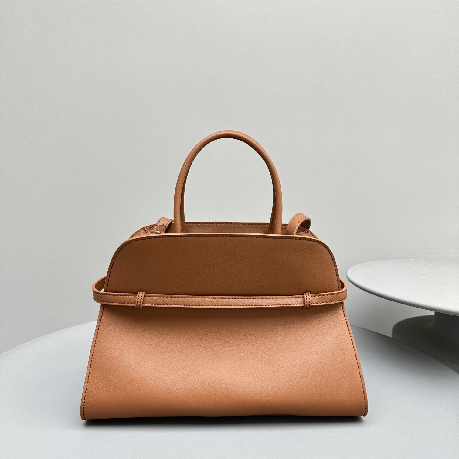 The R0w Margaux belt 12  32x15x25cm