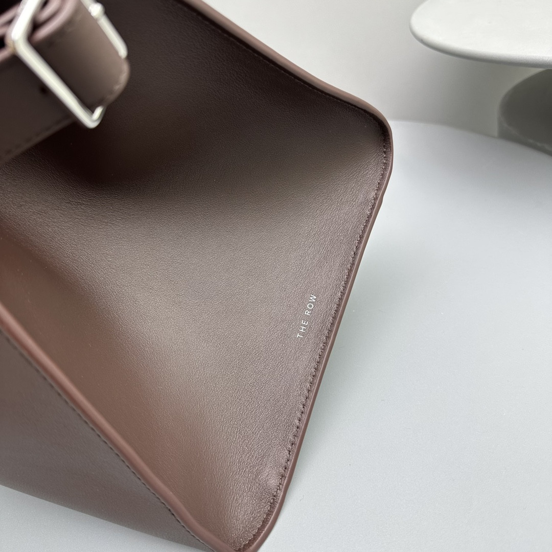 The R0w MARGAUX 15 38.5x16x30cm