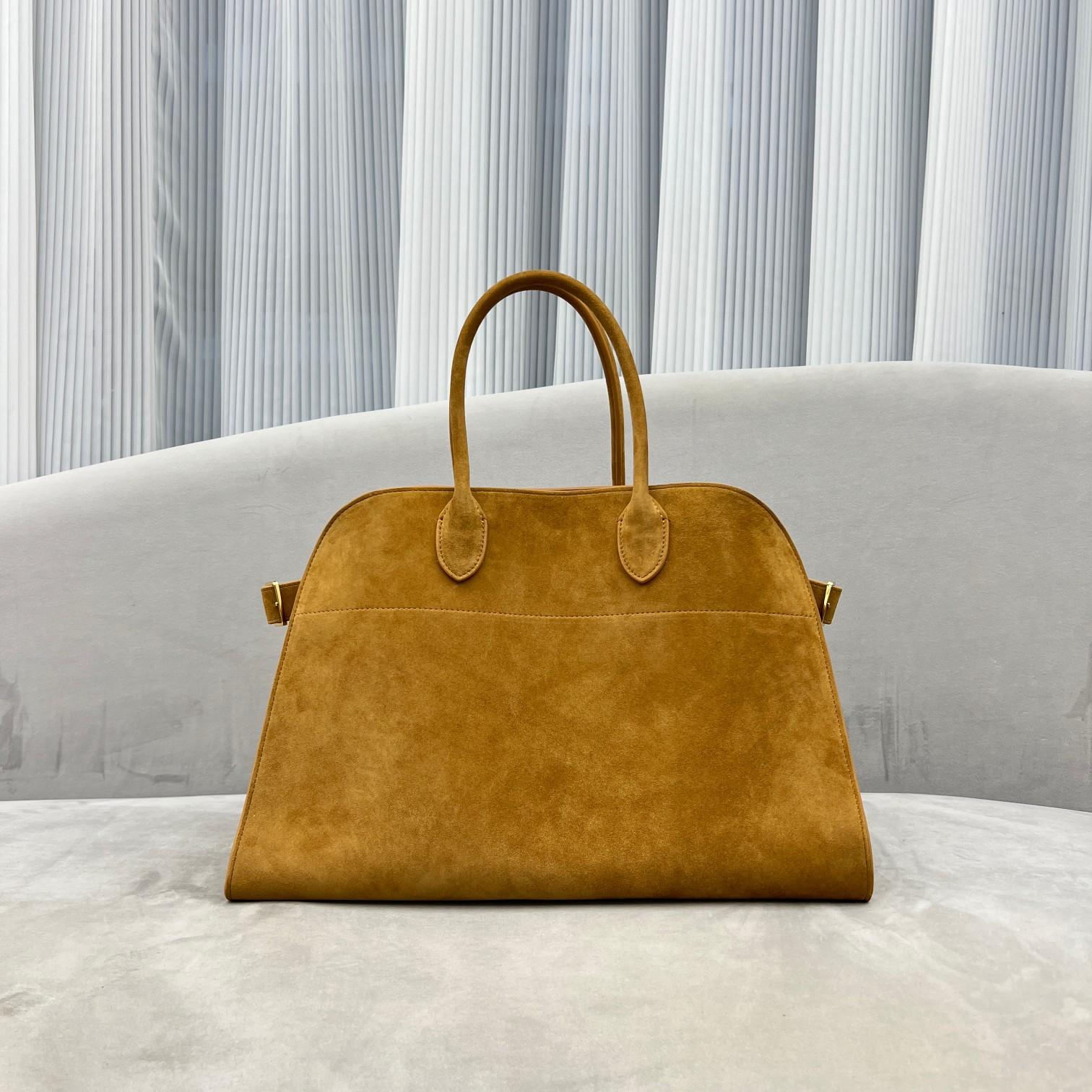The R0w MARGAUX 15 38.5x16x30cm