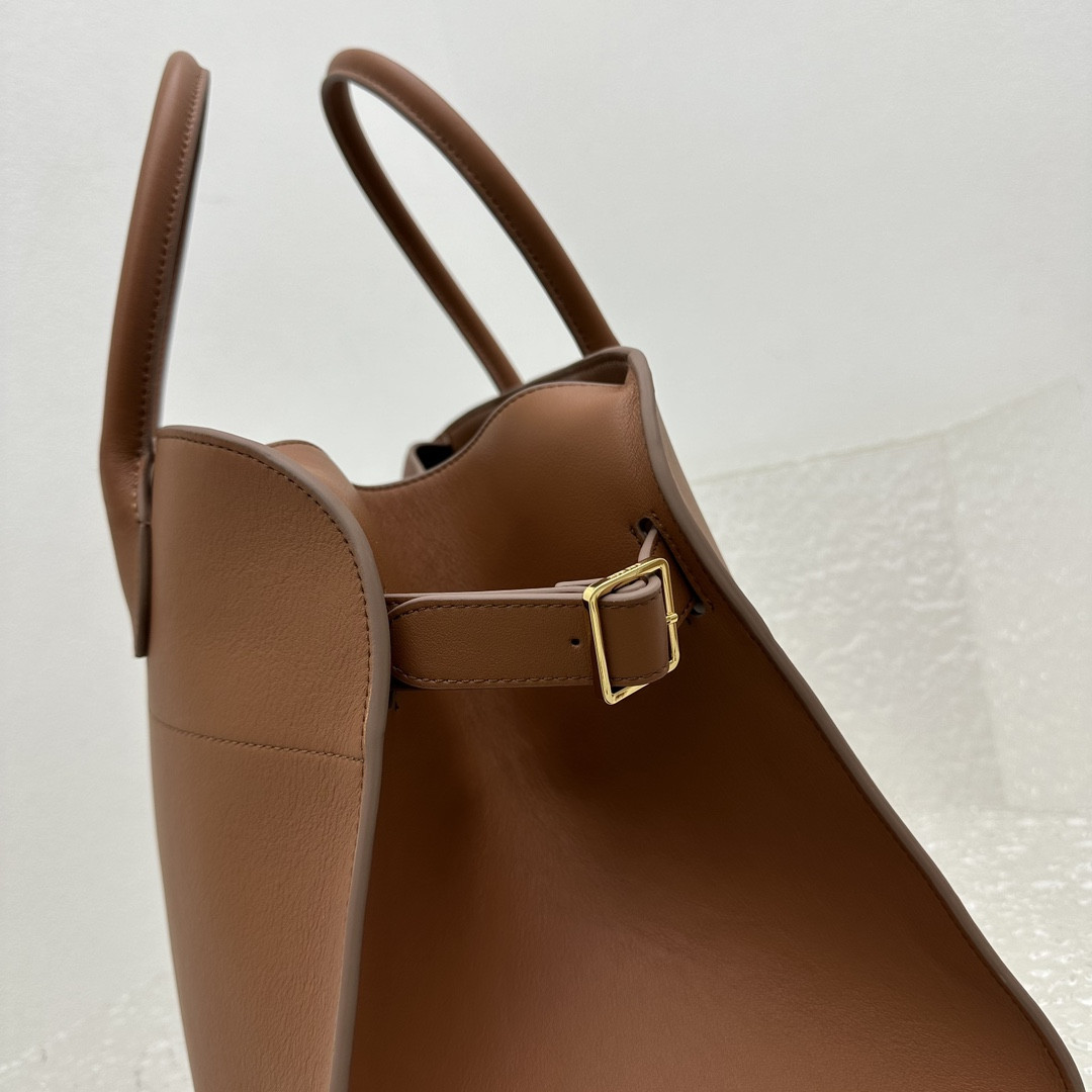 The R0w MARGAUX 15 38.5x16x30cm