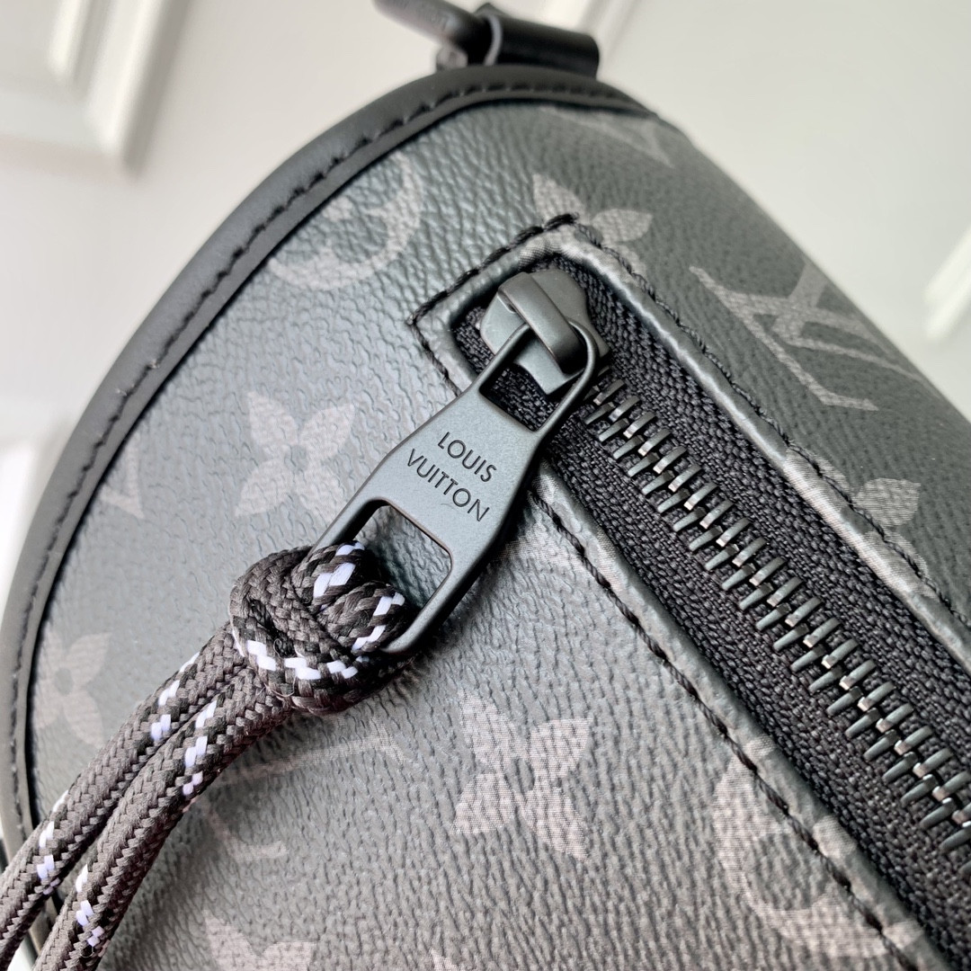 LV Pulse Messenger M12681 17 x 11 x 26.6 cm