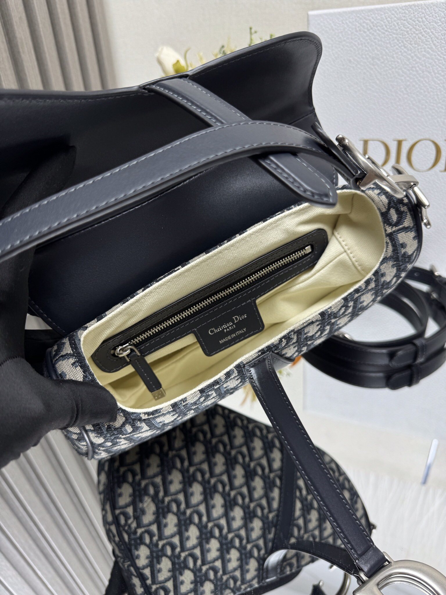 D10r Saddle Bag 25.5 x 20 x 6.5 cm