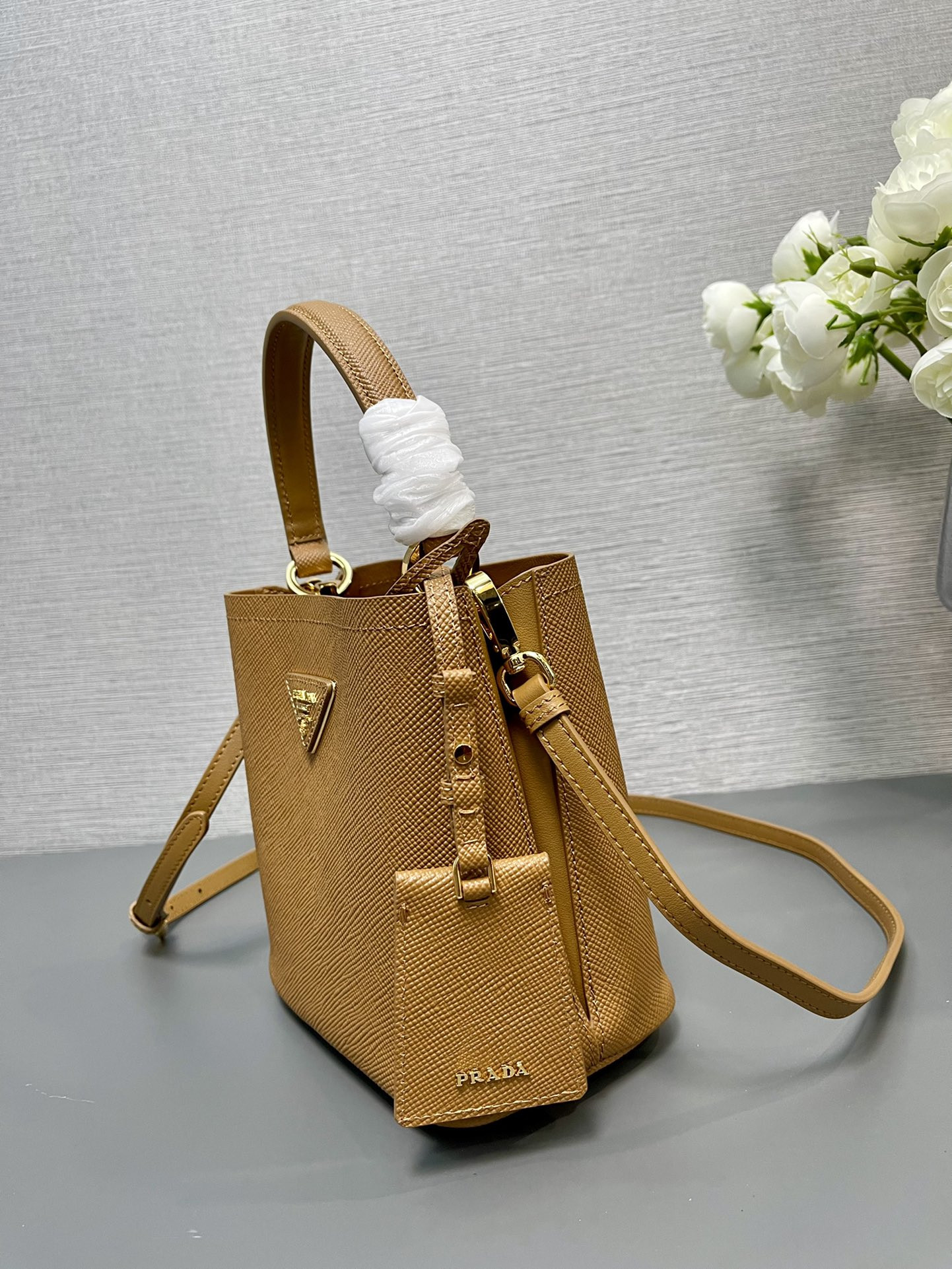 Pra*a Small Saffiano Leather Pra*a Panier Bag 18x17x10.5cm
