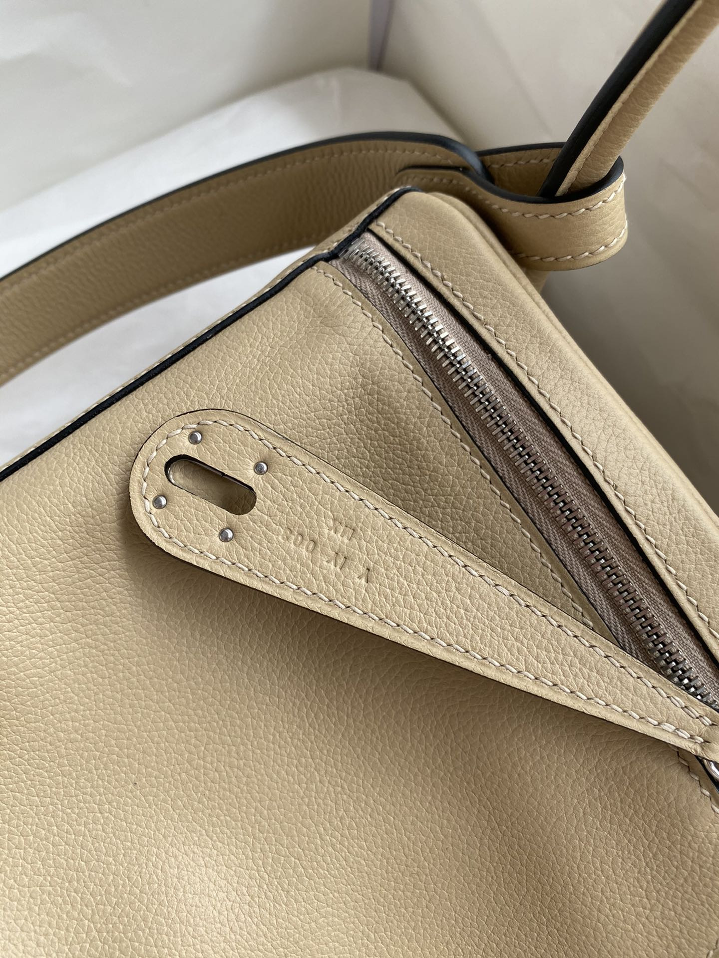 h**me5 lindy 26cm(cusT0mized, no exchange no return, about 15-20days)
