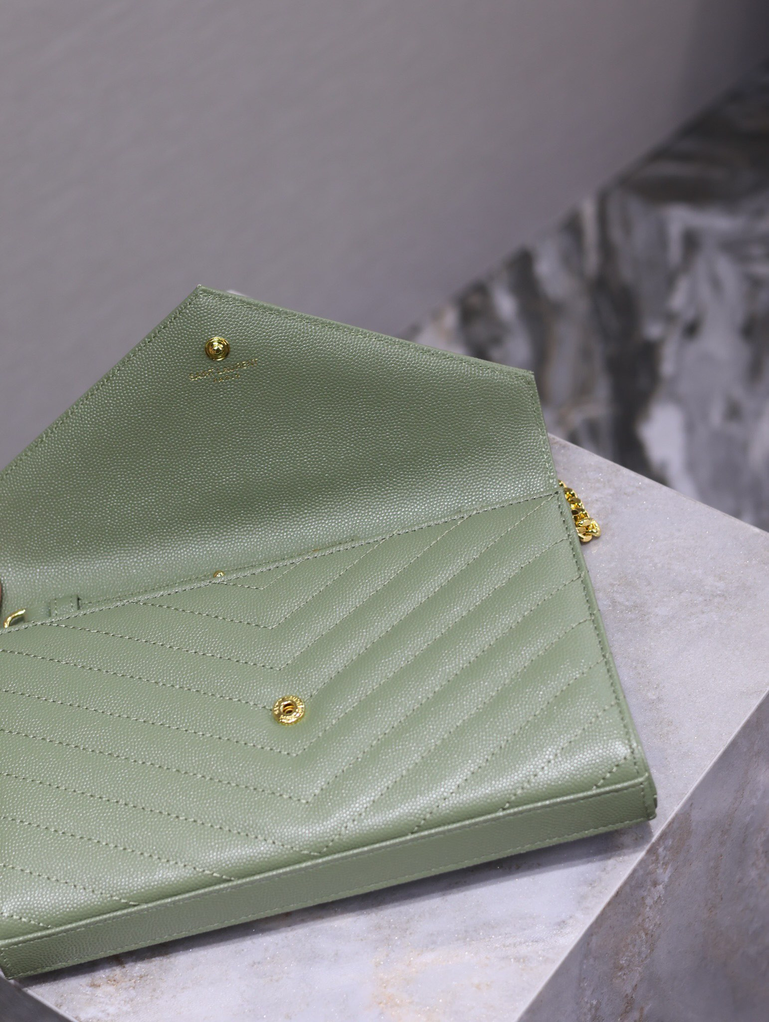 Y51 Cassandra Monogram Classic Chain Wallet in Grained Poudre Leather 22.5 x 14 x 4cm