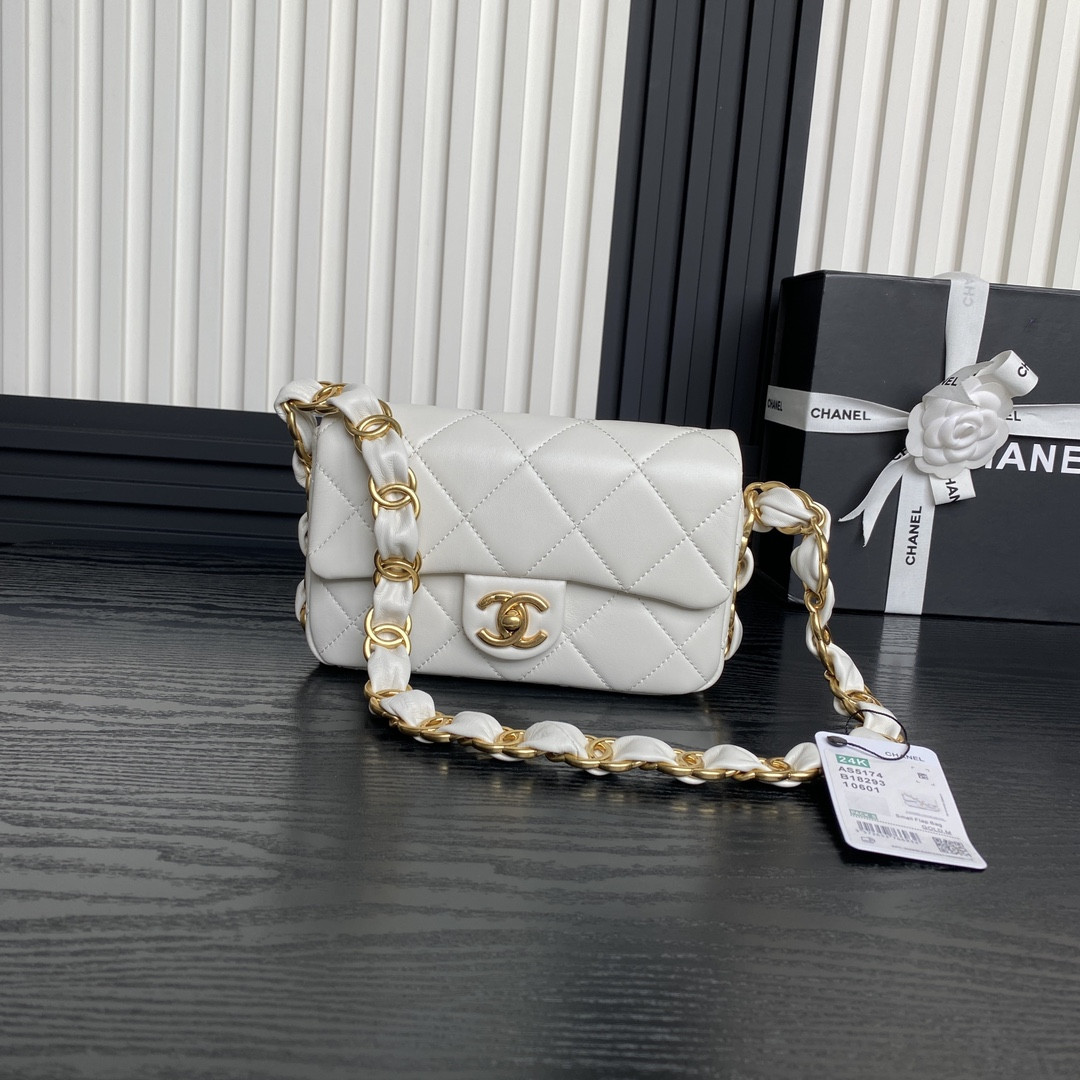 Ch**el FALL-WINTER 2024-25 SMALL FLAP BAG 13x21x7cm