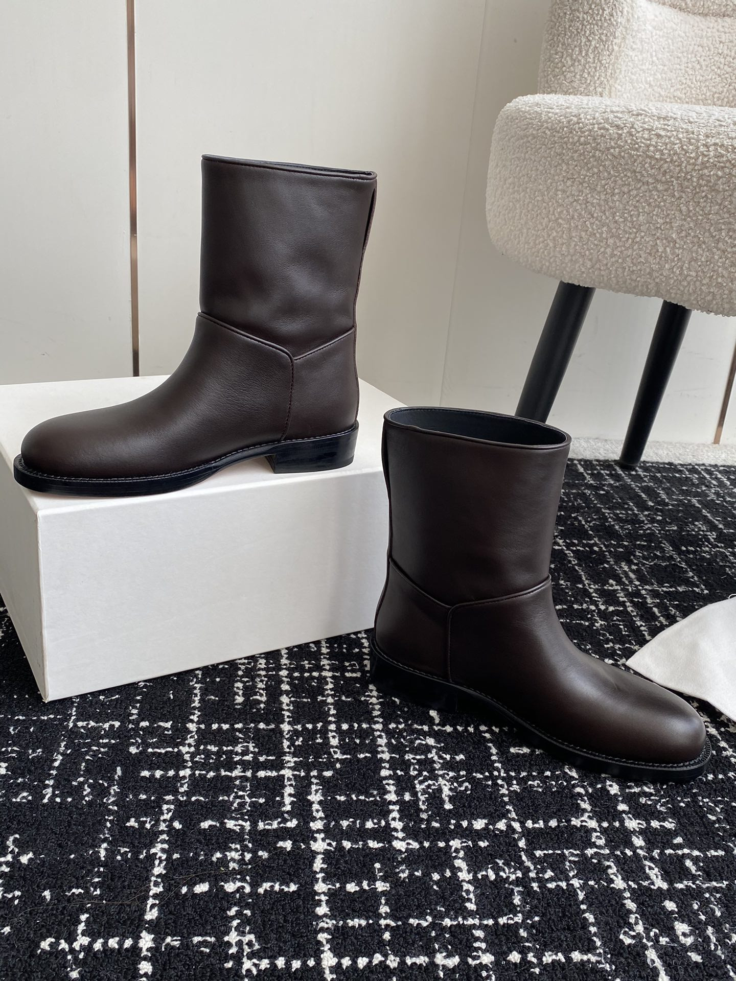 UA The R0w Boot