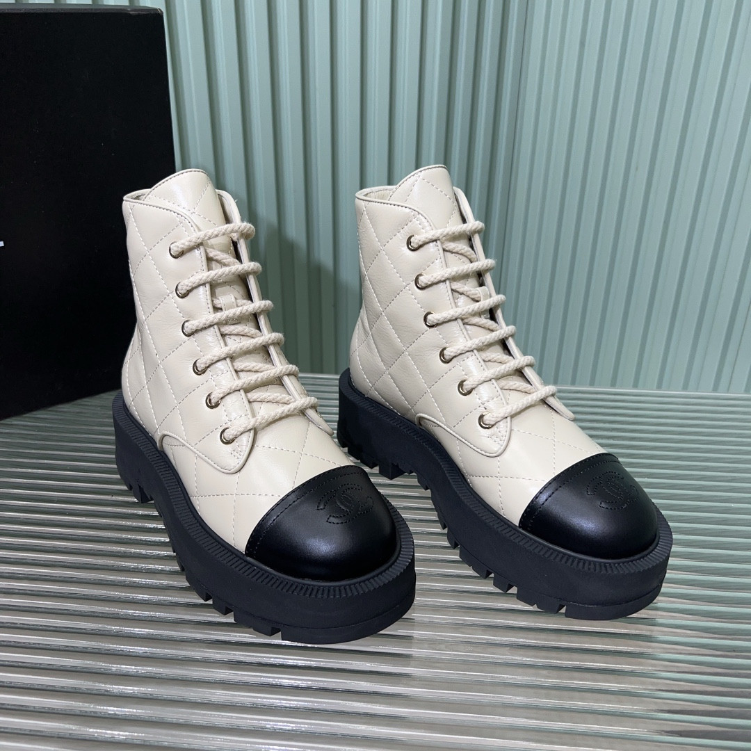 UA Ch**el Boot